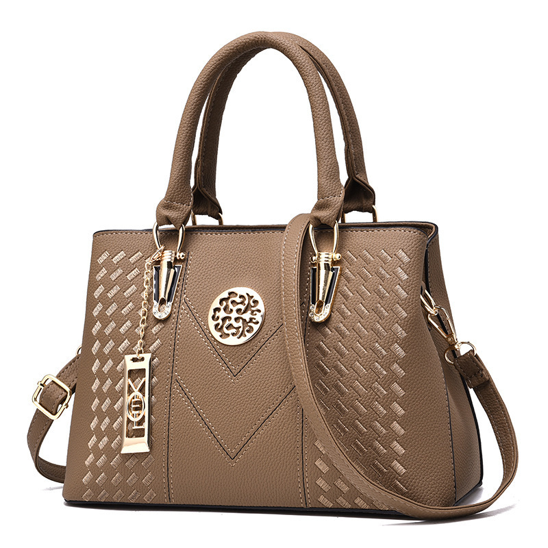 Nowe znane marki projektantów  – Luxury Bags England recenzja i cena