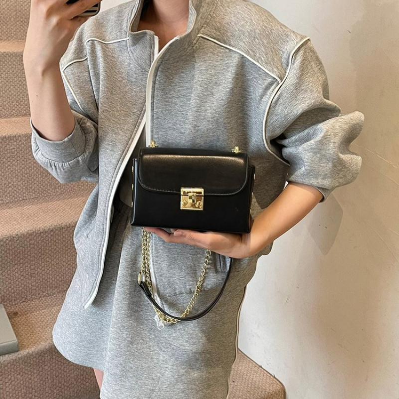 Elegancka i szykowna torebka c – Luxury Bags Classy recenzja i cena