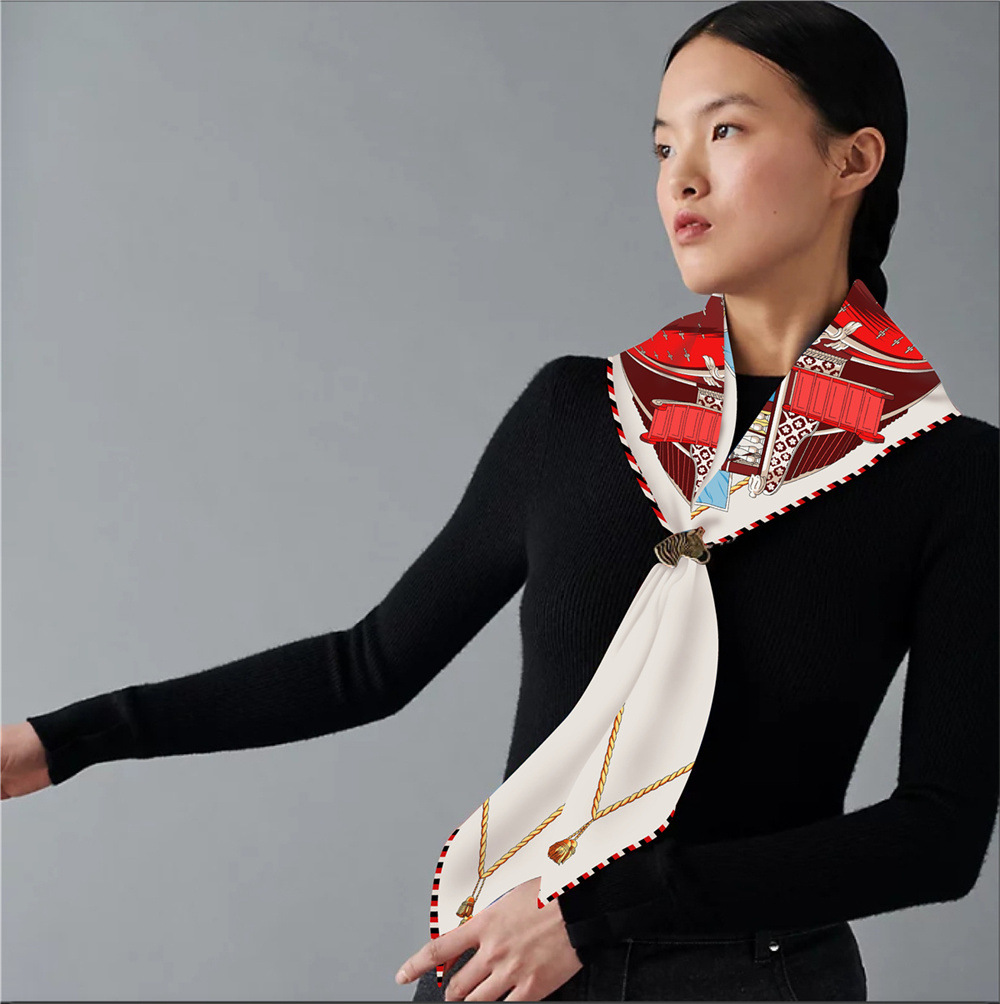 Trójkątny jedwabny szalik ze s – Luxury Bags La recenzja i cena